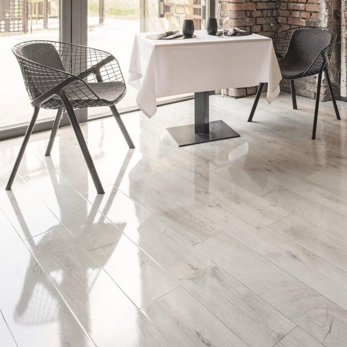 Αδιάβροχο Δάπεδο Laminate KAINDL O251, 1383 x 159 x 8mm 32/AC4 - Image 2